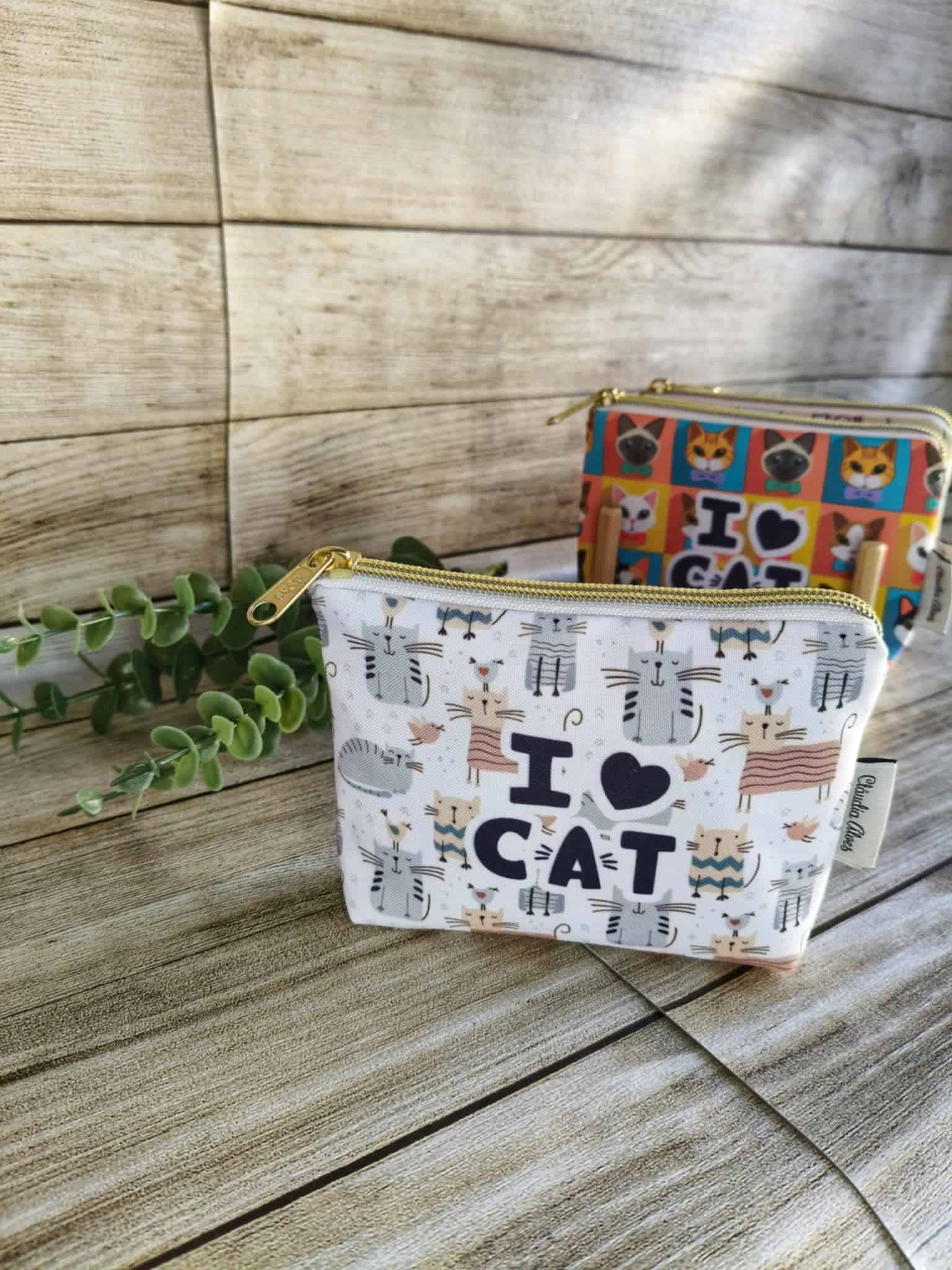 Necessaire Tradicional (P) "I LOVE CAT" - Image 1