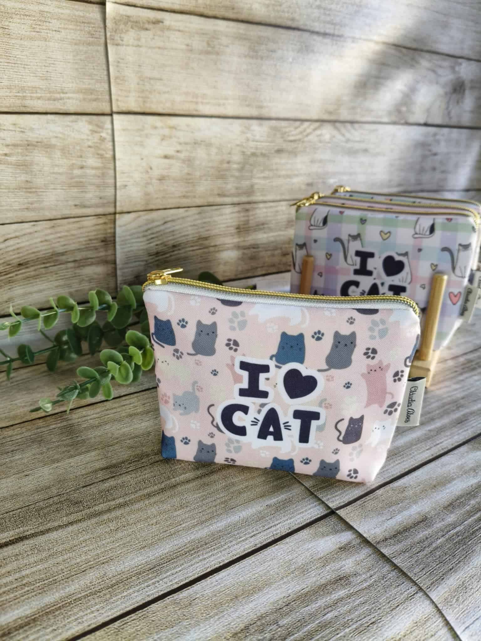 Necessaire Tradicional (P) "I LOVE CAT" - Image 1