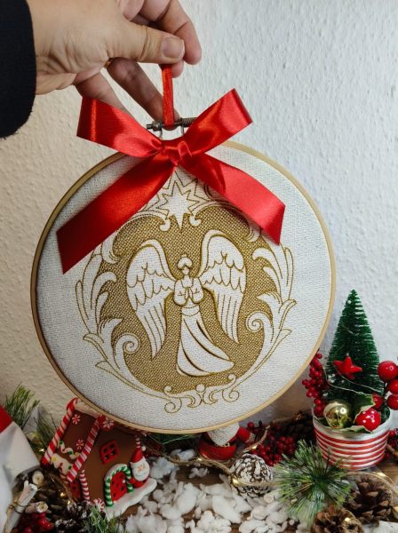 Anjo da Guarda Bordado – Bastidor Decorativo de Natal